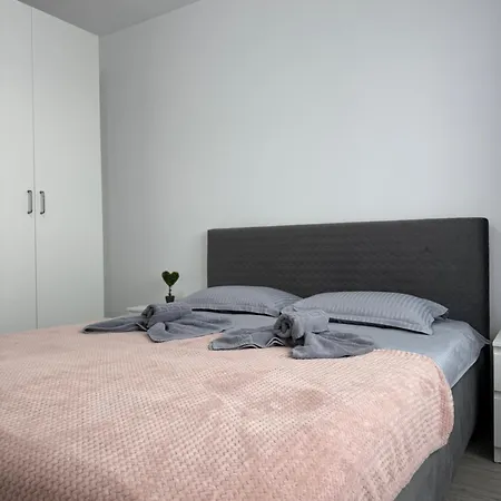 Apartment Grandis 16 *
